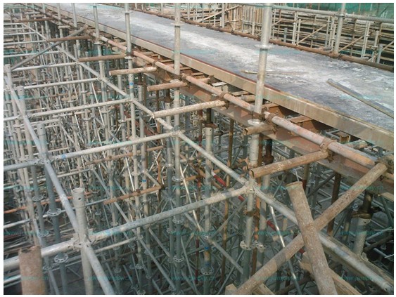 【建筑鋼管腳手架】遵守“安quan”方可趨近工程無憂！