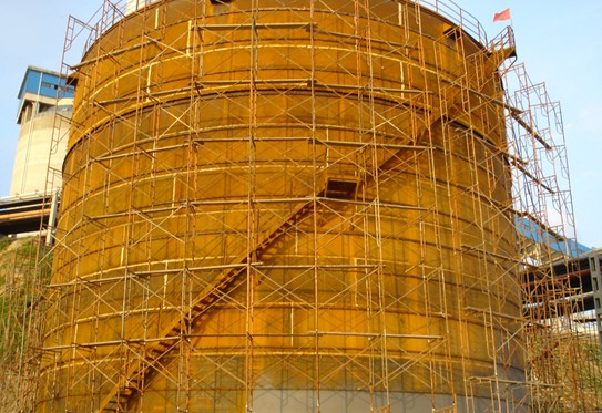 “門式腳手架,搭建有序，忙中不亂”