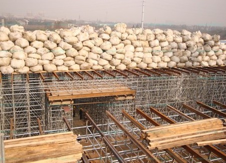 【碗扣式鋼管腳手架】接頭具有可靠的抗彎、抗剪、抗扭力學性能